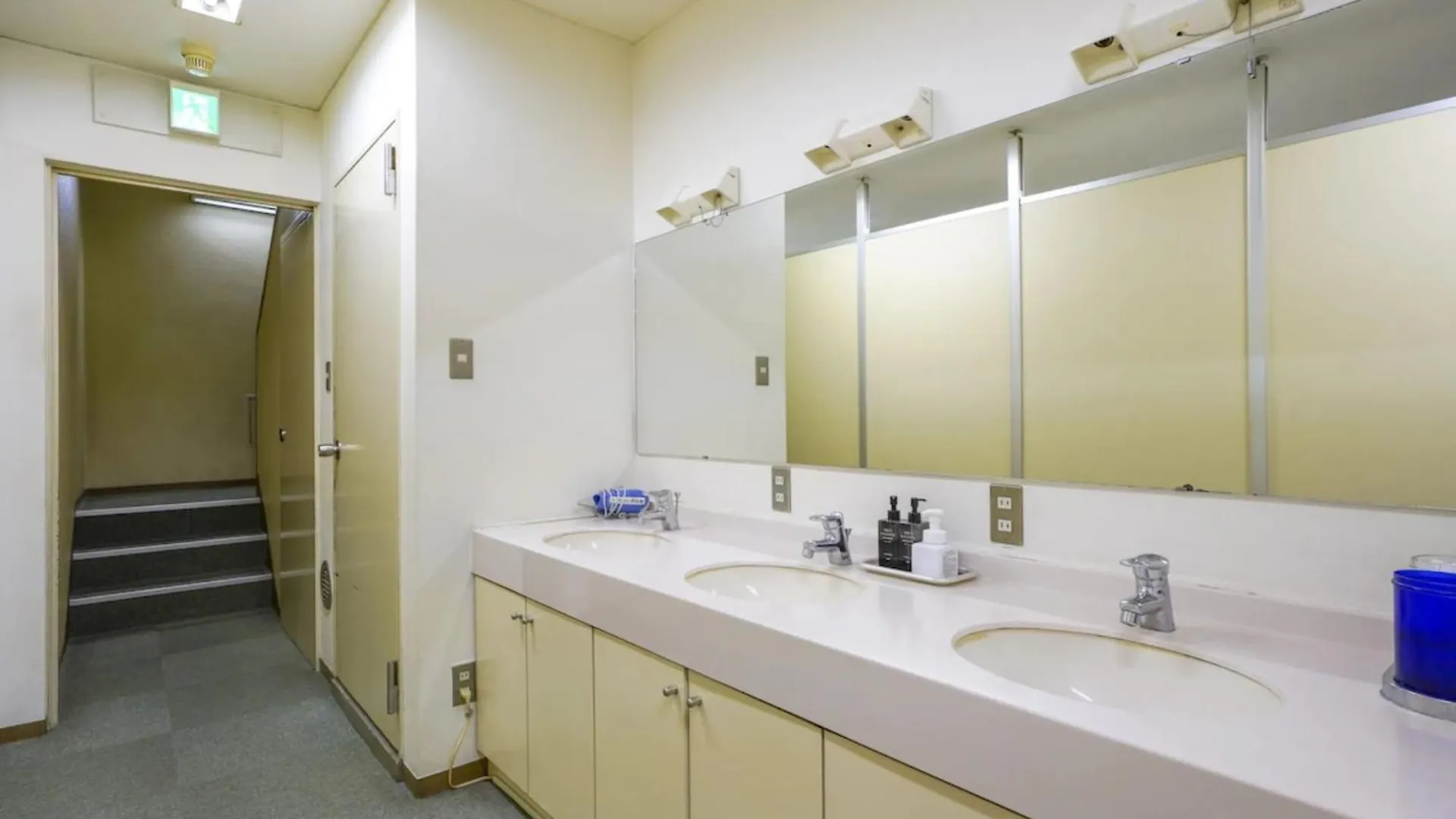 Male Only Capsule Inn Hamamatsucho - Vacation Stay 68799V Tokió Szálloda